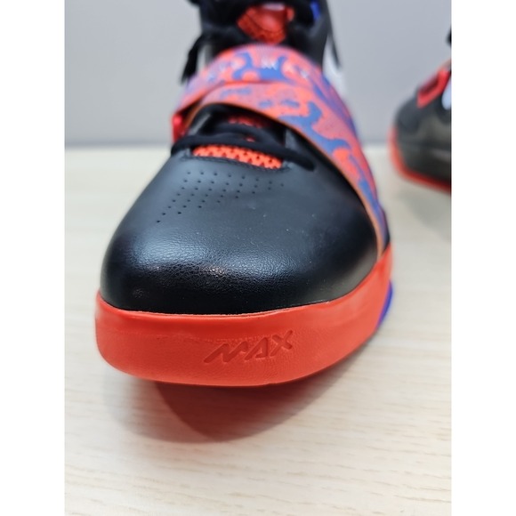 Athletic_Shoes